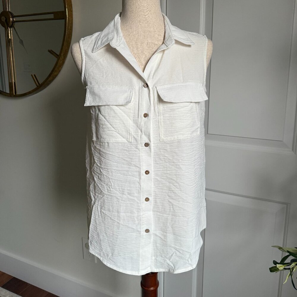 NWT Como Vintage White Sleeveless Button Down Blouse XS